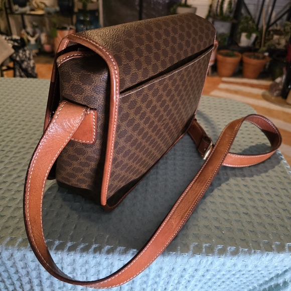 Celine - Picture 9 of 16